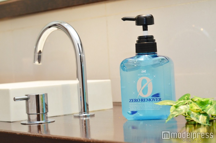 保湿成分を浸透しやすくしてサラサラヘアに（C）モデルプレス