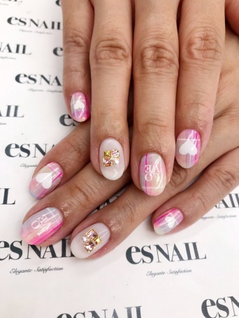 白ハートを大きく(画像提供:esNAIL)