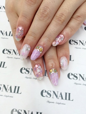 ホログラムの埋め尽くし(画像提供:esNAIL)