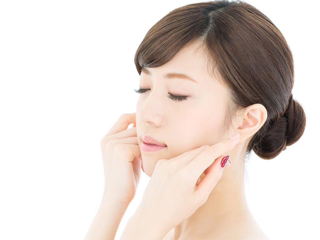 乾燥肌に大事なのは水分！ お肌の声に耳を傾けましょう