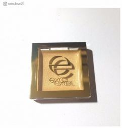 単色使いでもベースとしても◎【エクセル シマリングシャドウ】/ramulove23さんのInstagramより