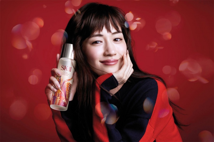 綾瀬はるか「今年頑張った自分へのごほうびに」 WEB動画も公開