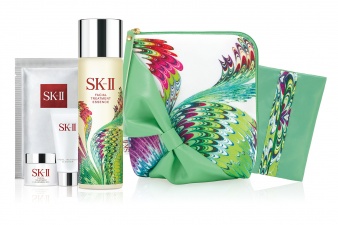 フェイシャル トリートメント エッセンス グリーン リミテッド エディション コフレ／22,000円（税抜）