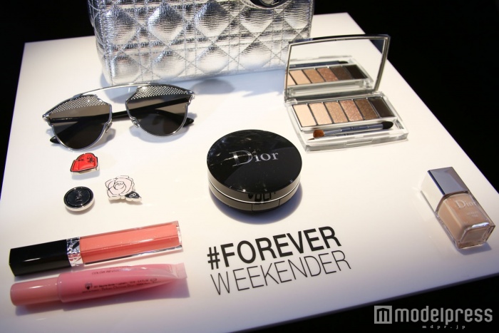 (C)モデルプレス