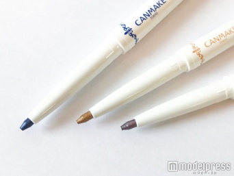 旬のスモーキーカラーで3つのバリエーション(手前からNo.1 ローズグレー、No.2 トワイライトブルー、No.3 シャンデリアゴールド) (C)モデルプレス