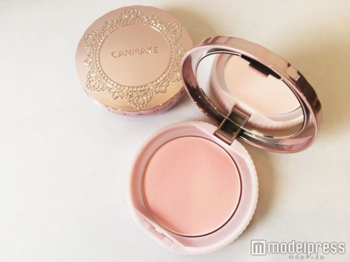 トランスペアレントフィニッシュパウダー(940円/税抜) (C)モデルプレス