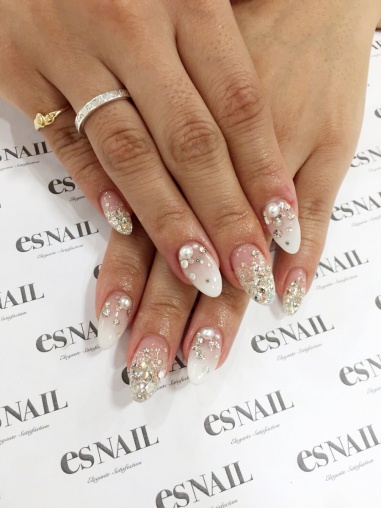 クリスタル＆パールも（画像提供：esNAIL）