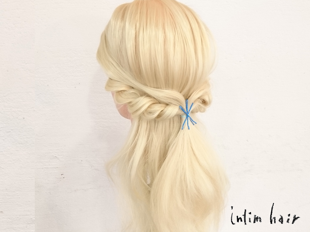 編み込み組み合わせたスタイリングもおすすめ