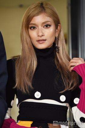 ローラ(C)モデルプレス