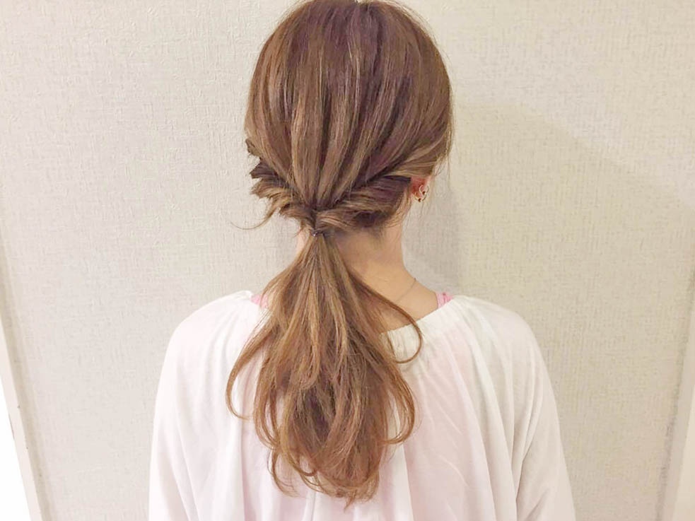 ポニーテール×ダブルくるりんぱのヘアアレンジ