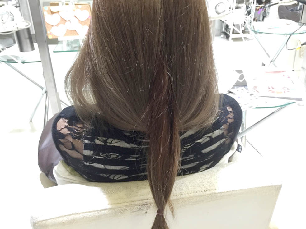 下の髪を上に出すだけ!簡単な編み込み風こなれアレンジの作り方