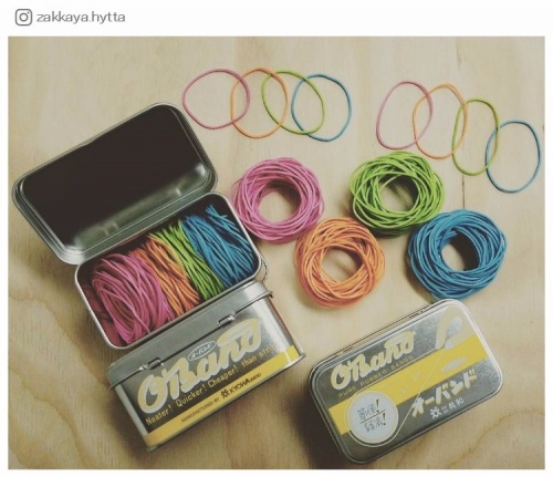 ネットで話題「輪ゴム美容法」！耳につけるだけで小顔効果がすごい／zakkaya.hyttaさんInstagram