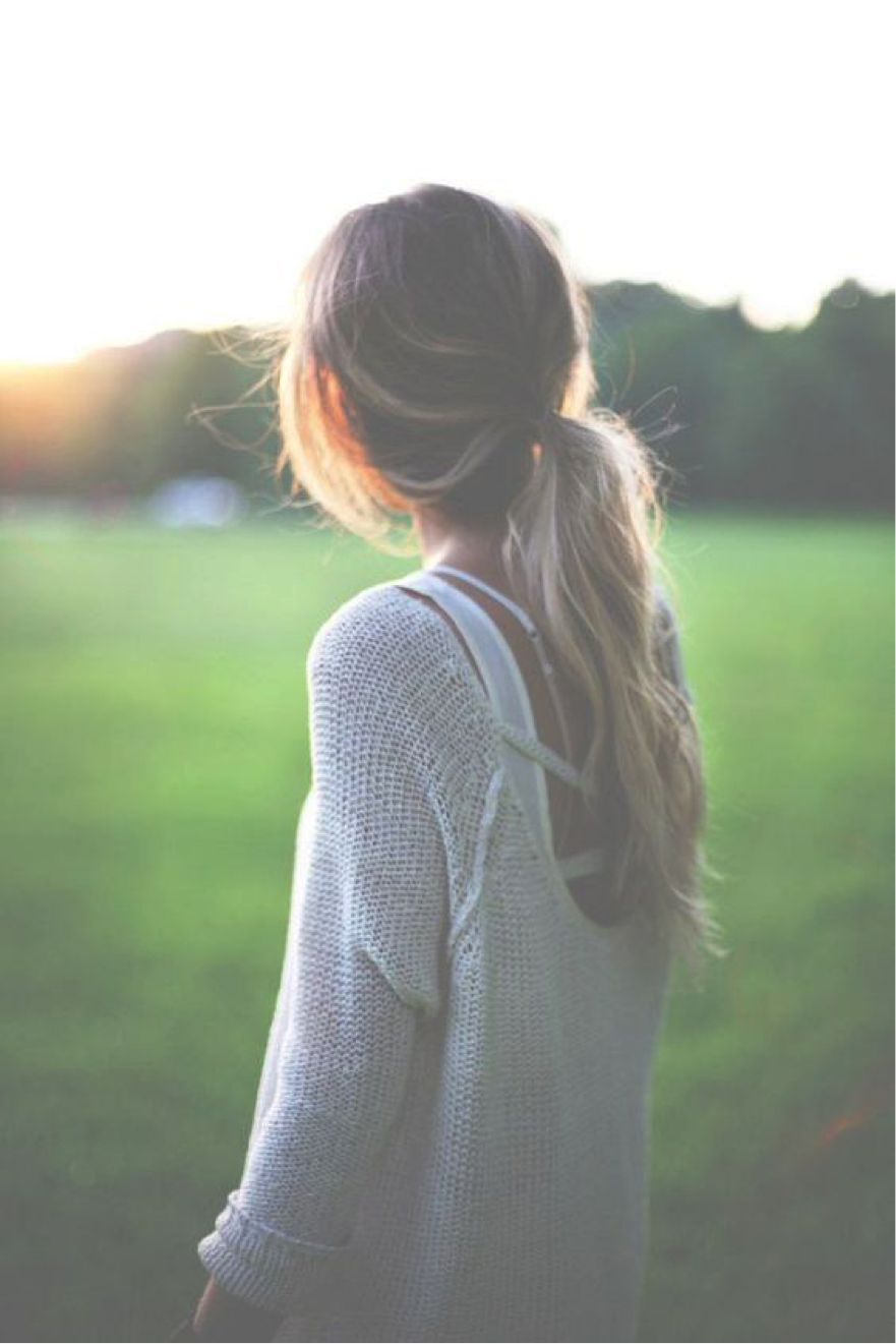 2016年秋冬もキテます！抜け感たっぷりのローポニーの作り方