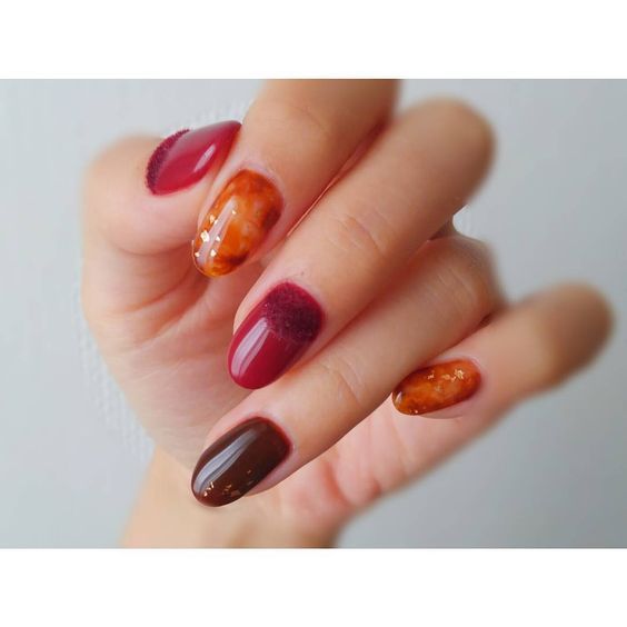 秋冬限定のふわもこ感♡セルフでもできるファーネイルとカワイイネイルデザイン_image5