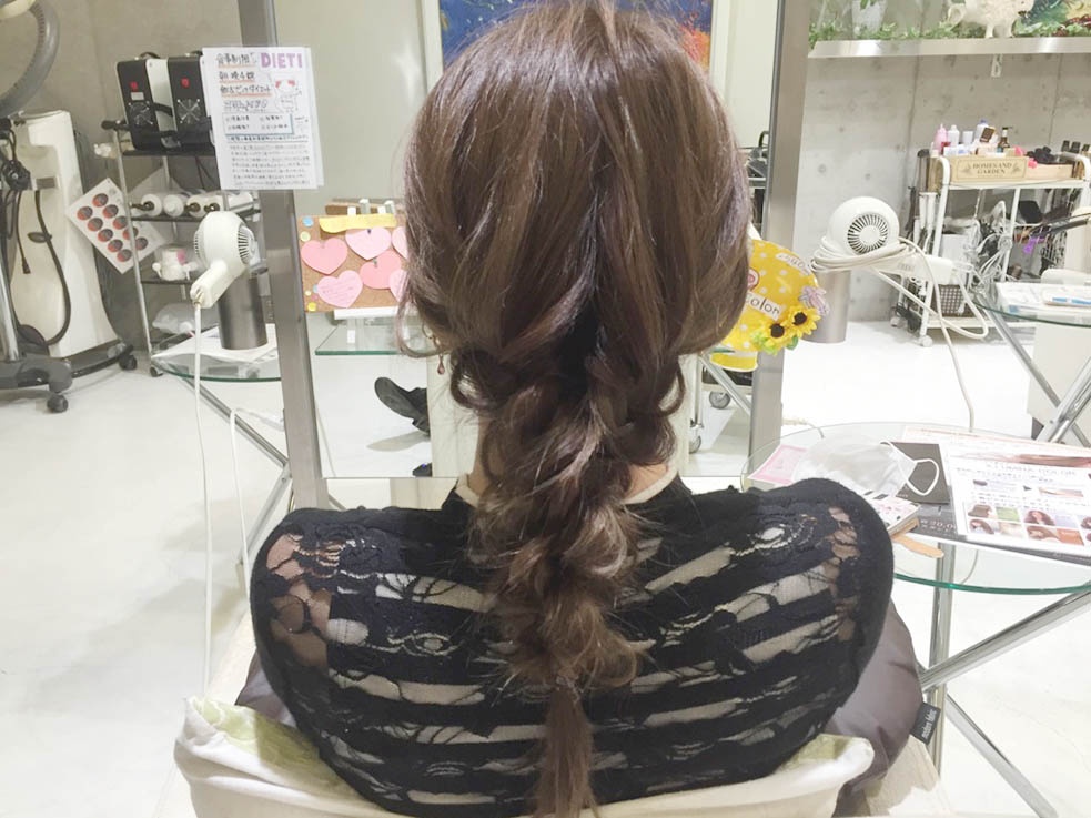 忙しい朝の味方！三つ編み×ロープ編みローポニー