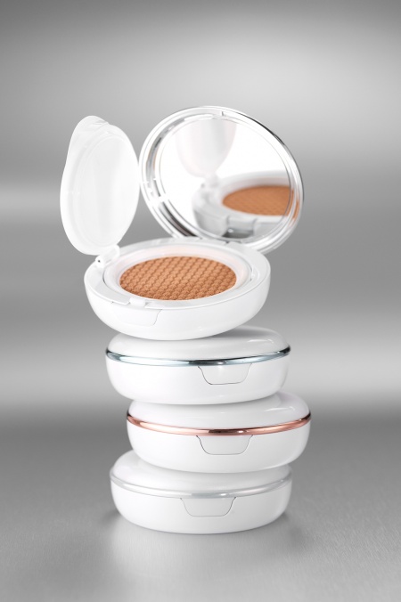 今さら聞けない「クッションファンデ」の使い方 簡単・時短でツヤ美肌を手に入れる!