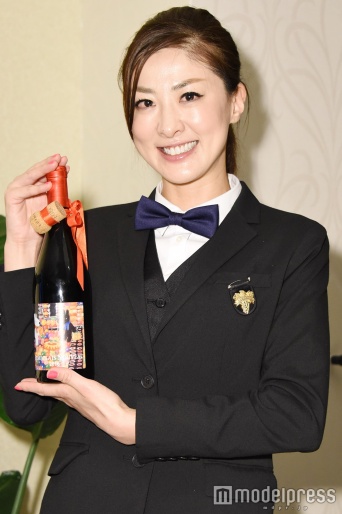 人気ソムリエの竹内香奈子氏 (C)モデルプレス
