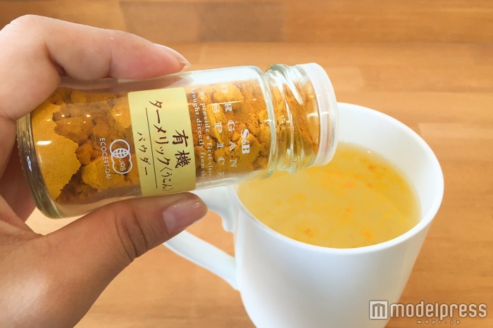 スパイシーな香りに空腹を刺激されます（C）モデルプレス