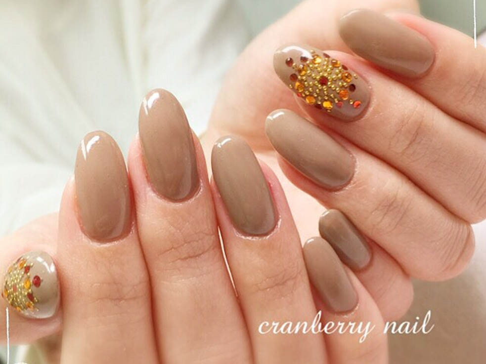 大人女子のための、クリスマス気分になれるネイル