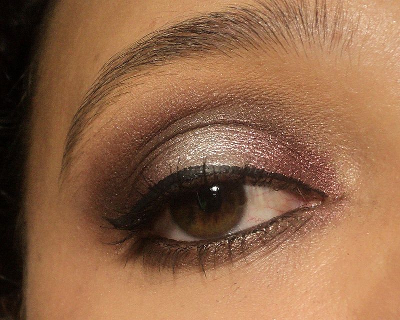 手持ちのアイシャドウで色っぽくイメチェンできる! 縦グラデーションアイメイクでいつもと違う私に_image1