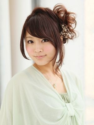 オシャレ女子ならマスターしよう♡乙女の憧れ、ゆるふわシニヨンが素敵！_image5