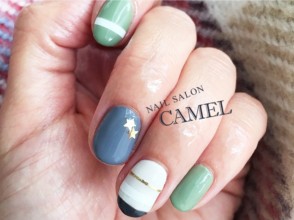 ショートネイルにオススメなボーダーネイルデザイン