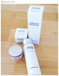 【小林製薬・ヒフミド】ヒト型セラミドが働きかけ、丈夫なバリアで肌を守ります／takaesu.yoshimiさんのInstagramより