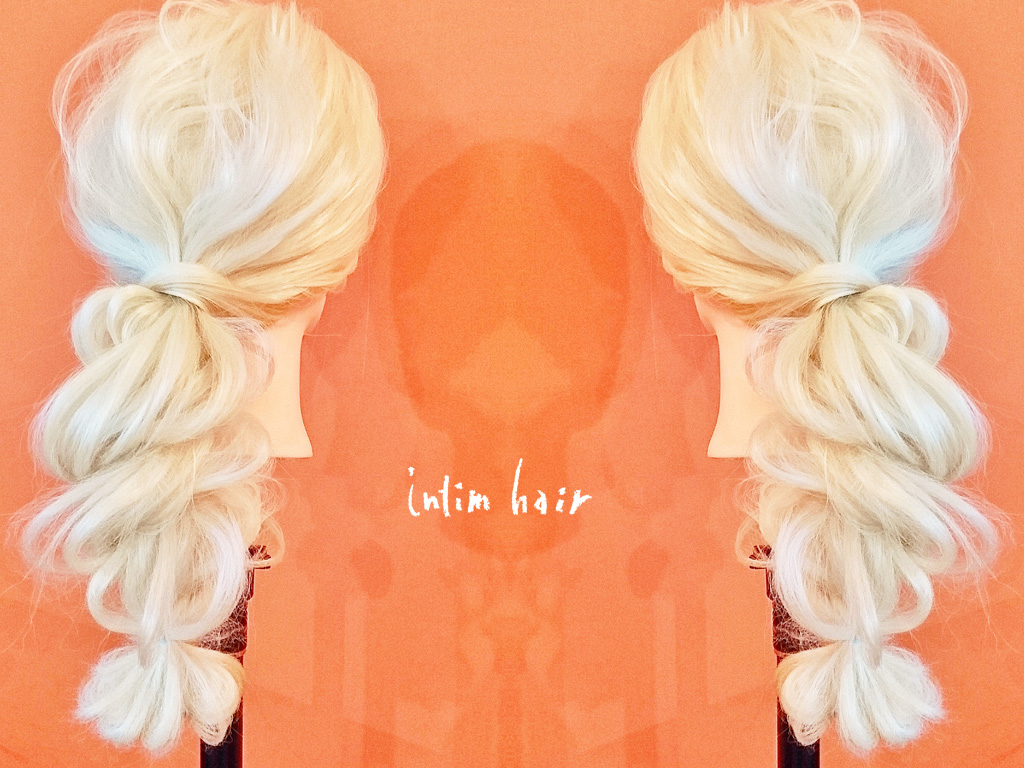 ポニーテールの応用ヘアアレンジを紹介します