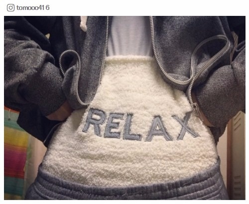 【ひみつの簡単ダイエット】「腹巻き」すると痩せる?/tomooo416さんInstagram