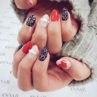 赤と黒はセクシーのテッパン!大人な自分を演出しよう(画像提供:esNAIL)