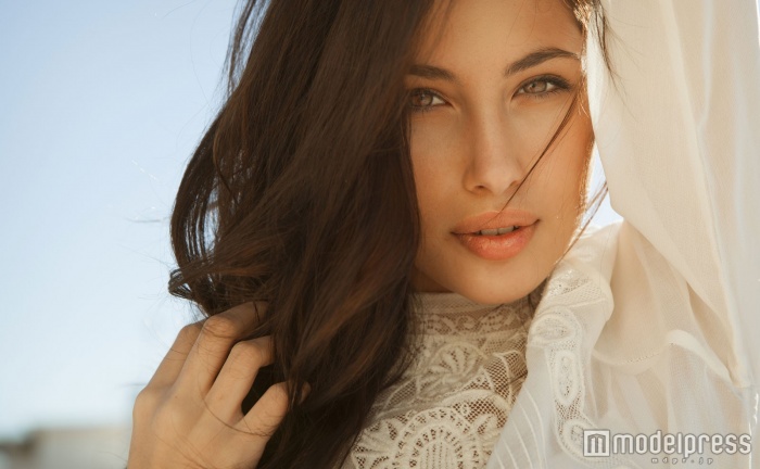 冬のパっと華やか顔には「レフ板効果」が必須？（photo by konstandinos／Fotolia）