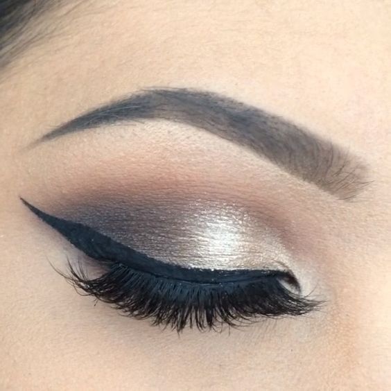 モテ女子の鉄板アイメイク術♡キャットアイラインをマスターしよう！_image3