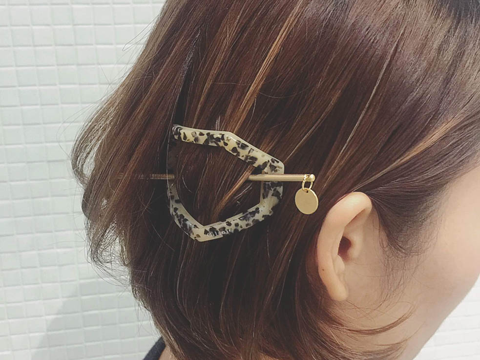 今人気のヘアアクセ「マジェステ」を使ったアレンジができる！