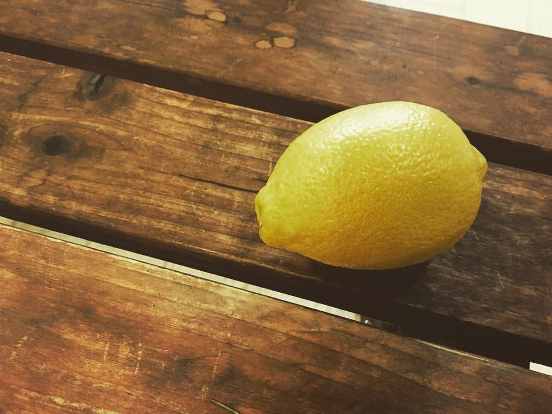 寒くなる時期にぴったり♪朝1杯のホットレモンウォーター_image1