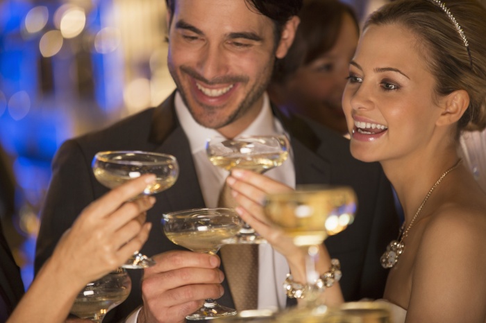 痩せの酒豪美人がこっそり教える「太りにくいお酒の楽しみ方」（Photo by CaiaimageChris Ryan／gettyimages）