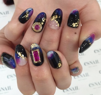 一見“洋”のデザインがゴールドホイルで“和”に変身（画像提供：esNAIL）