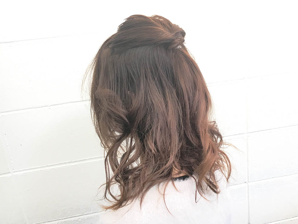 超簡単!!2ステップでできるハーフアップアレンジの作り方