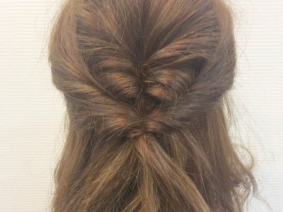 フワっとほぐすのがポイント！ゆるふわアップアレンジの作り方♪