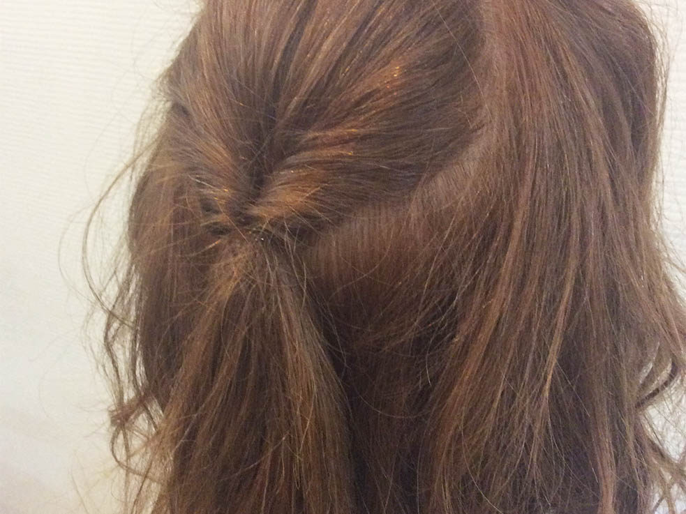 フワっとほぐすのがポイント！ゆるふわアップアレンジの作り方♪