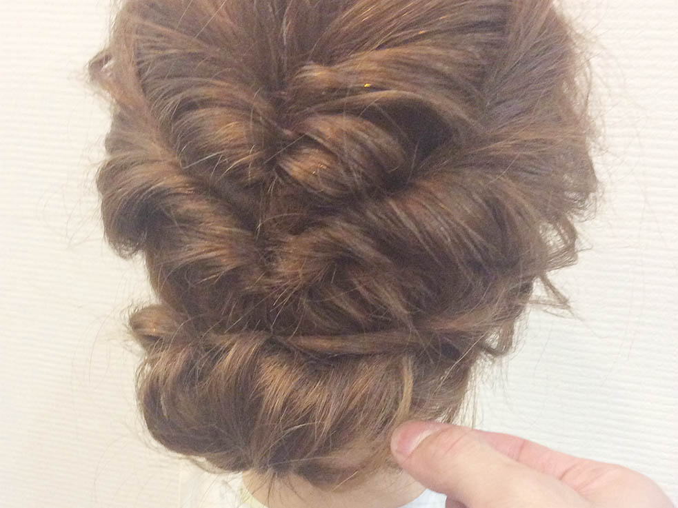 フワっとほぐすのがポイント！ゆるふわアップアレンジの作り方♪