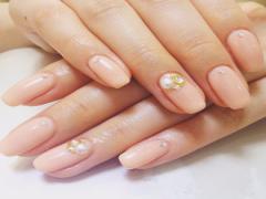 オフィスで好感度アップ♪シンプルなネイルデザイン