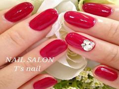 ワンカラーのシンプルなジェルネイルでいい女♡