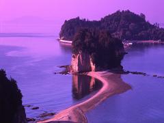 1日2回だけ。天使が舞い降りる恋人たちの聖地「エンジェルロード」