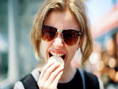 いつも食べ過ぎちゃう女の子のための食欲を抑えるテクニック♡