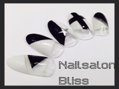 シンプルなのにおしゃれ！逆フレンチデザインのオシャレネイルを大公開♡