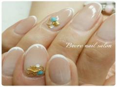 上品シンプルからカラフルポップ柄まで♩いろんなフレンチネイル