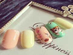 夏にキラキラ輝きませんか♡素敵に爪先を彩るマニキュアに夢中！