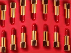 口紅でもグロスでもないの。オイルルージュでふっくらセクシー唇手に入れよ。