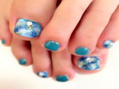 気分はもうハワイ♪リゾートにぴったりのフットネイル♡