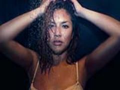 "髪の広がり・うねり注意報"湿気に絶対負けない。究極のヘアケア！